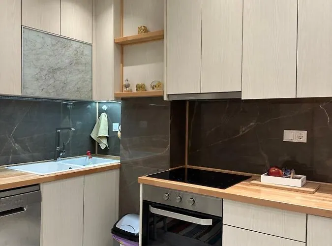 Golden Rose Apartment